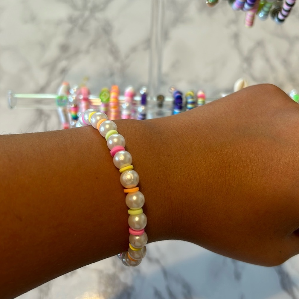 Women’s Clay bead bracelet